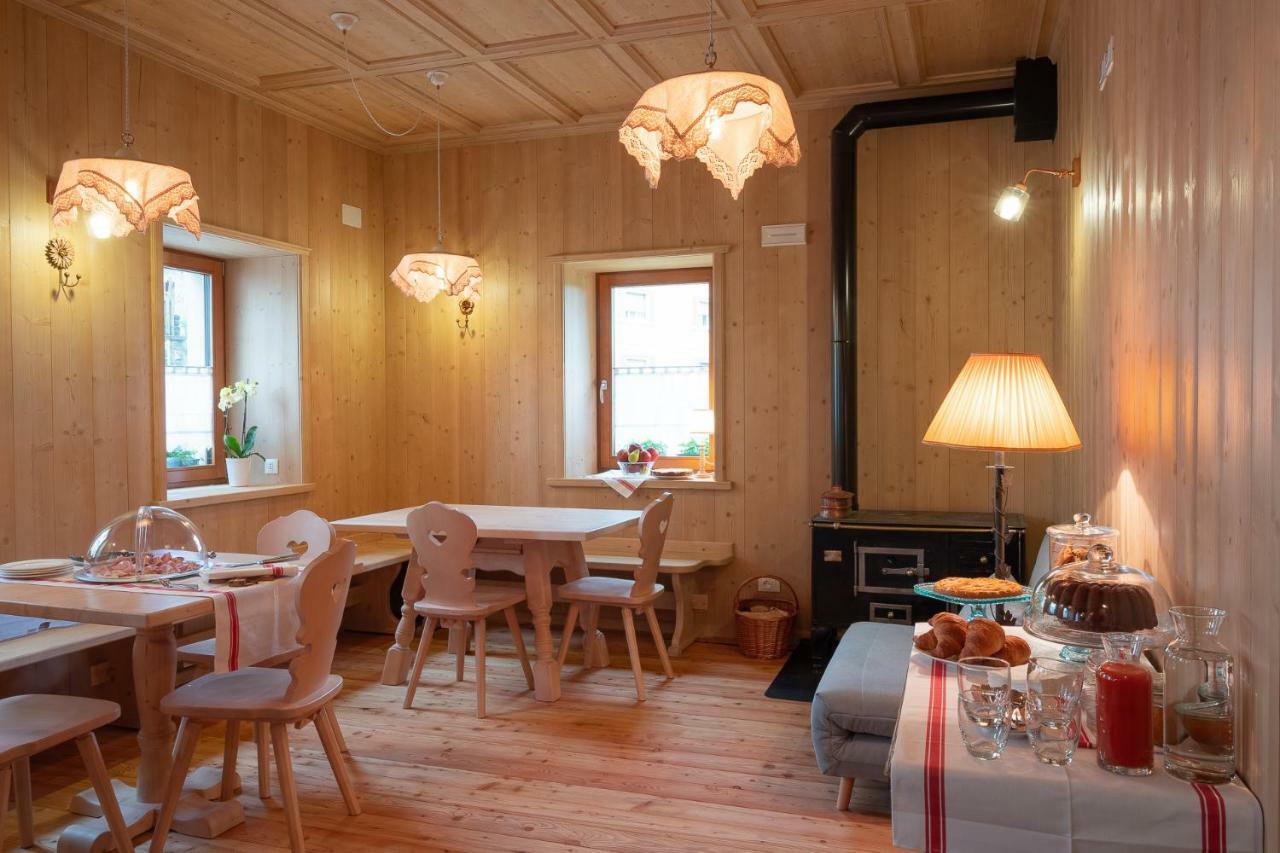 Alpedale Locanda โอวาโร ภายนอก รูปภาพ