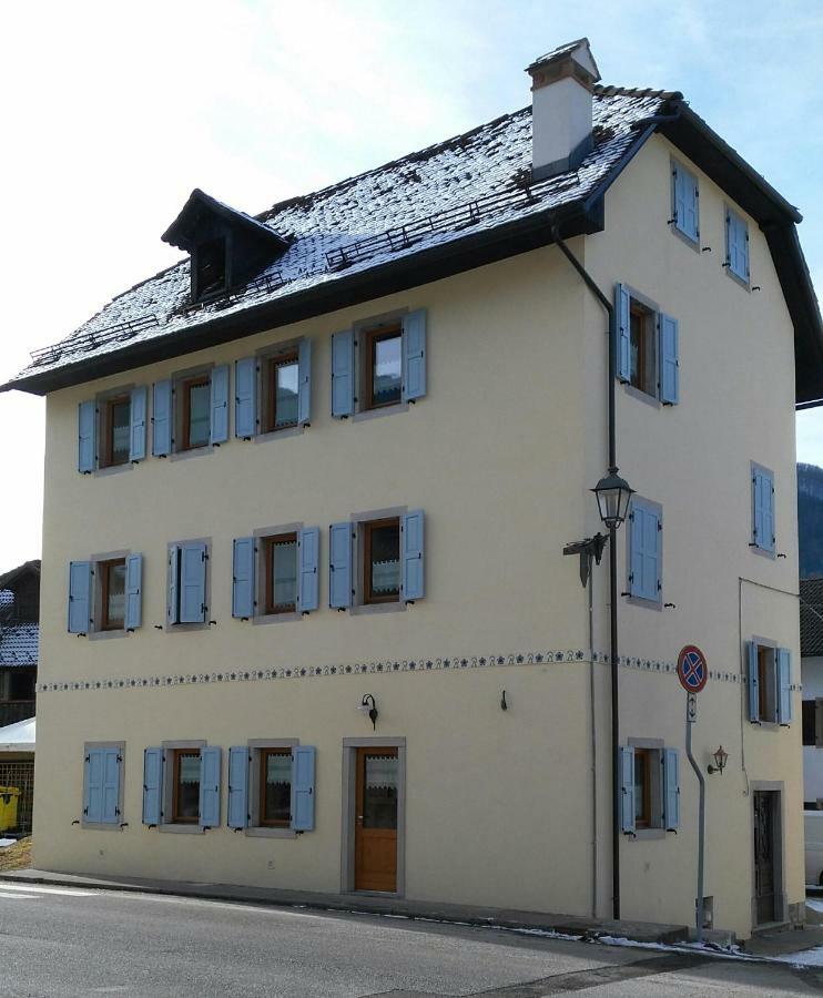 Alpedale Locanda โอวาโร ภายนอก รูปภาพ