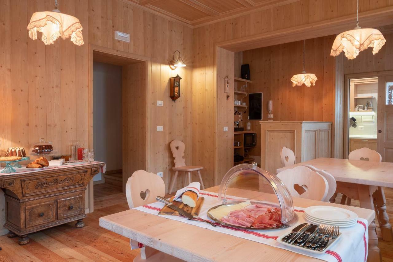 Alpedale Locanda โอวาโร ภายนอก รูปภาพ