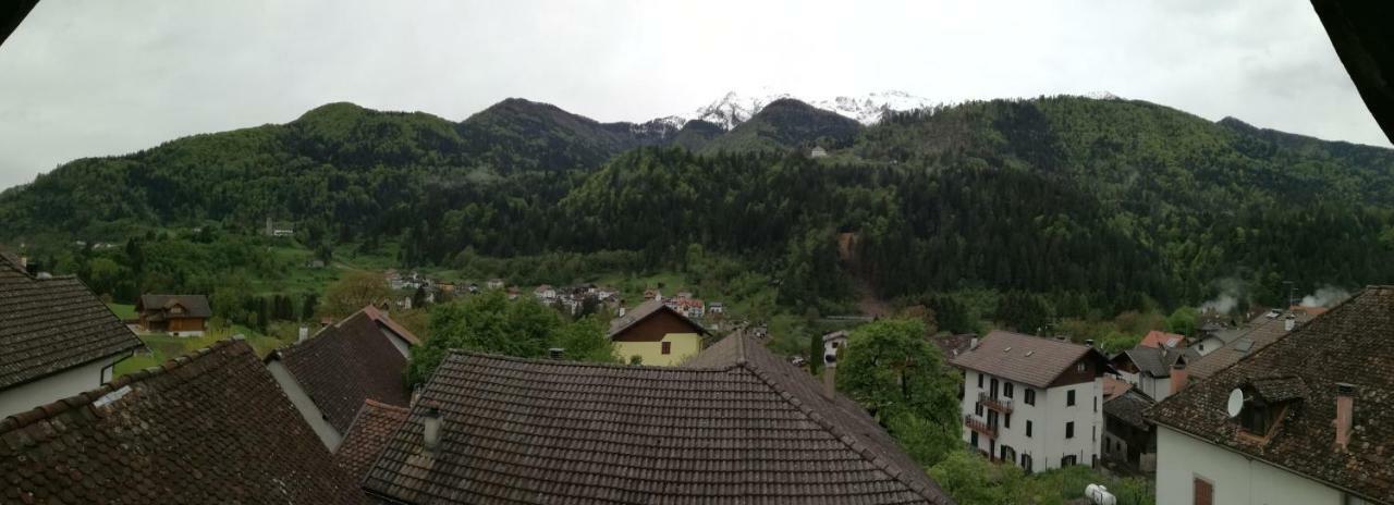 Alpedale Locanda โอวาโร ภายนอก รูปภาพ